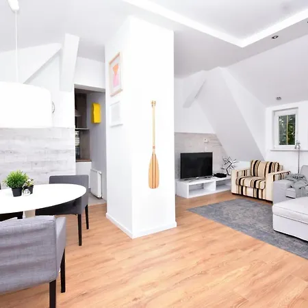 Rent40 Queen Paula Chopina 42 Daire